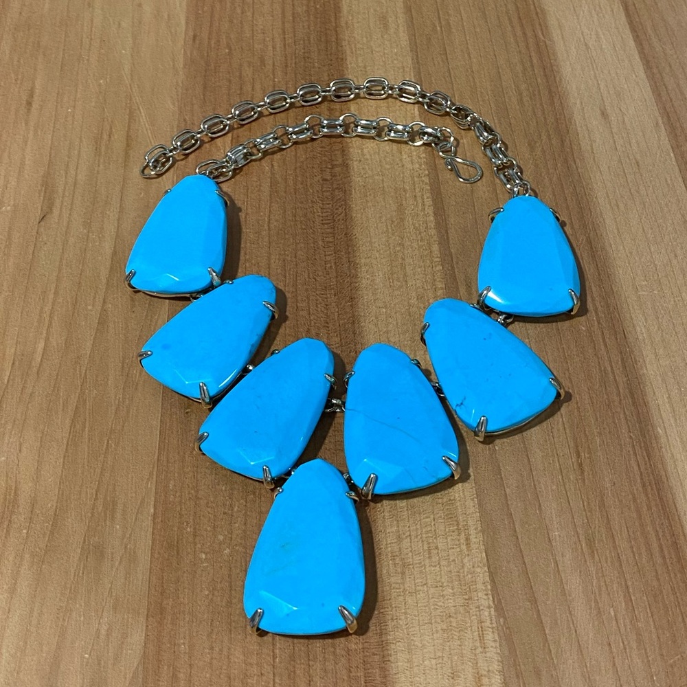 Kendra Scott Harlow Gold Statement Necklace in Turquoise - Picture 3 of 3